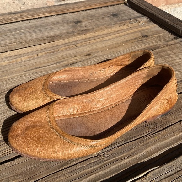 Frye Carson Ballet Flats | Women’s 6.5 B | Distressed Leather Slip-On Shoes - Picture 11 of 16